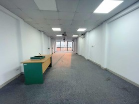 Bán gấp nhà MP Khuất Duy Tiến 107m2, 8 tầng. Thông sàn + thang máy. Cho thuê 1.2 tỷ/năm: 0859 194 555